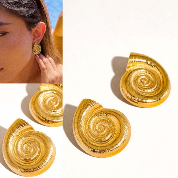 Coraline 18K Gold Seashell Stud Earrings - Picture 1 of 5